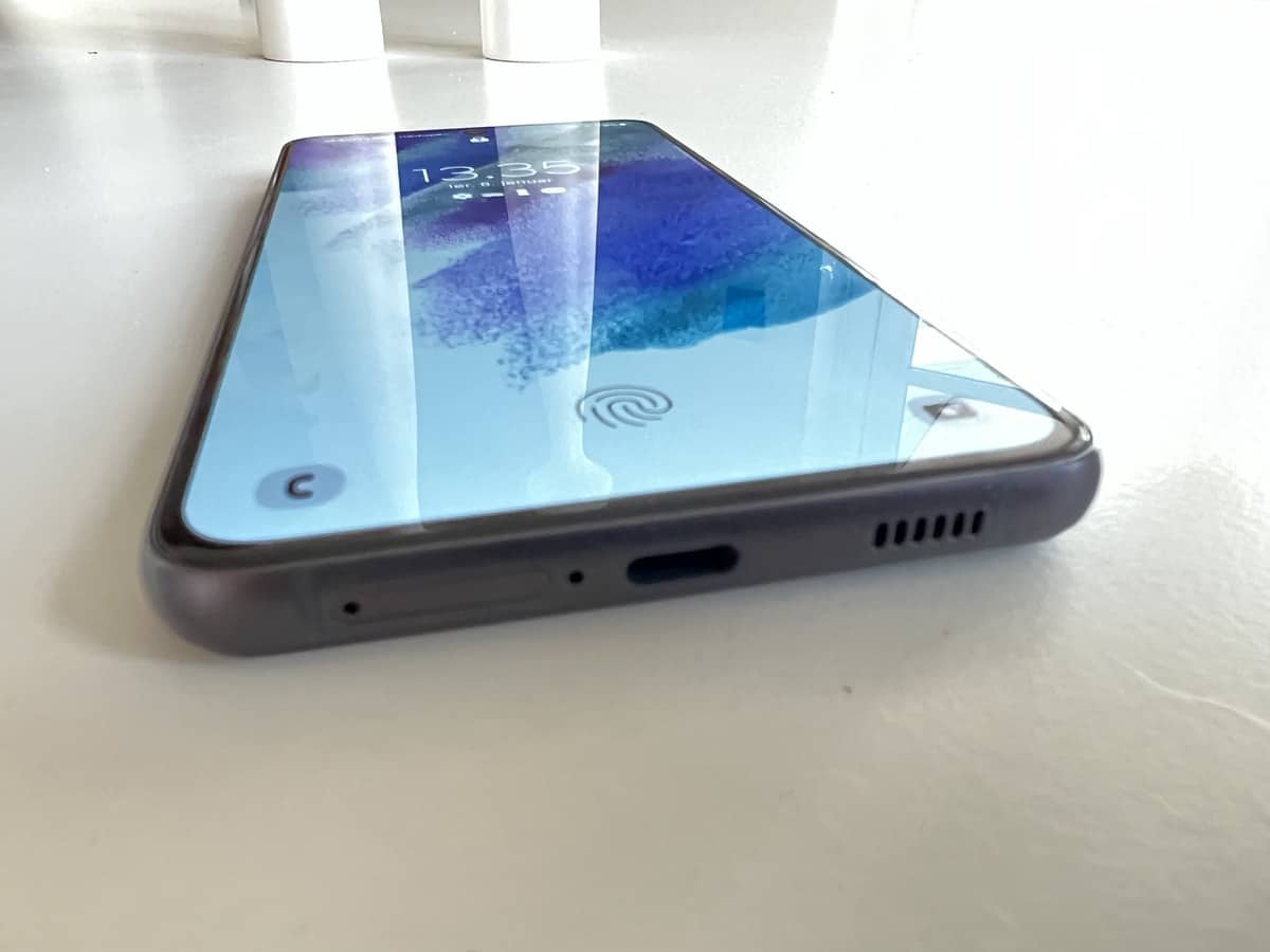 TEST: Samsung Galaxy S21 FE 5G – En strålande mobil som ingen behöver
